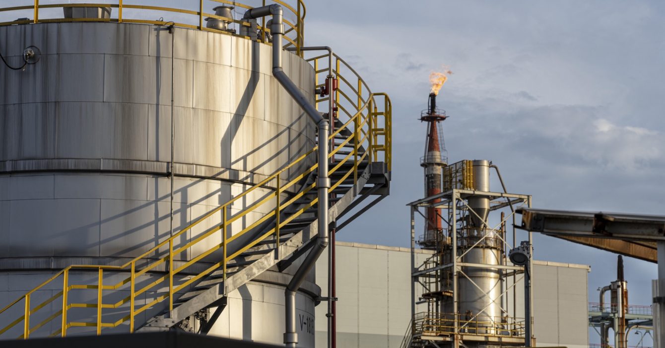 environmental-pollution-industry-exterior-daylight