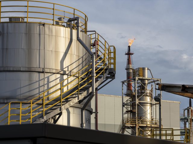 environmental-pollution-industry-exterior-daylight